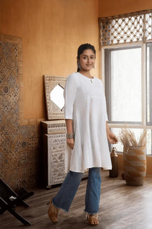 White Cotton Slub Kurta with Hand Chikan Embroidery